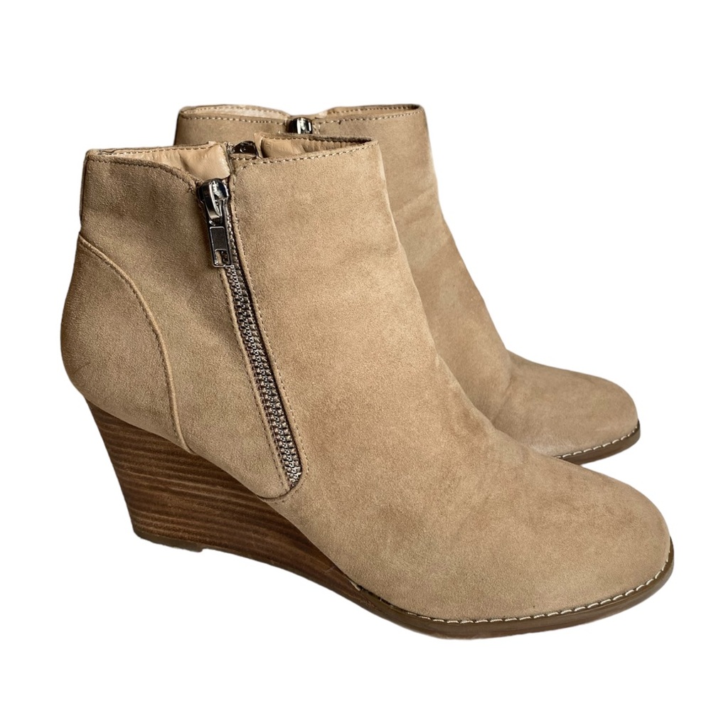 Madden Girl Tan Suede Wedge Bootie Size : 8